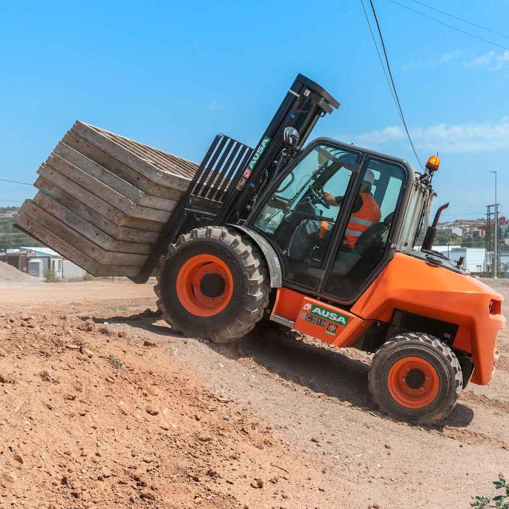 Maquinaria Arrels: Grúa Horquilla 4x4 Todo Terreno